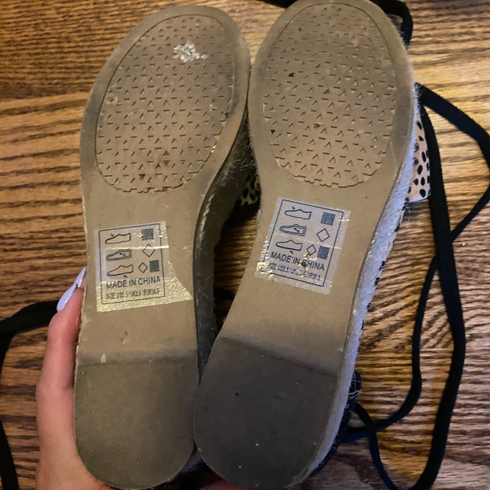 Platform Sandals - Picture 3 of 4